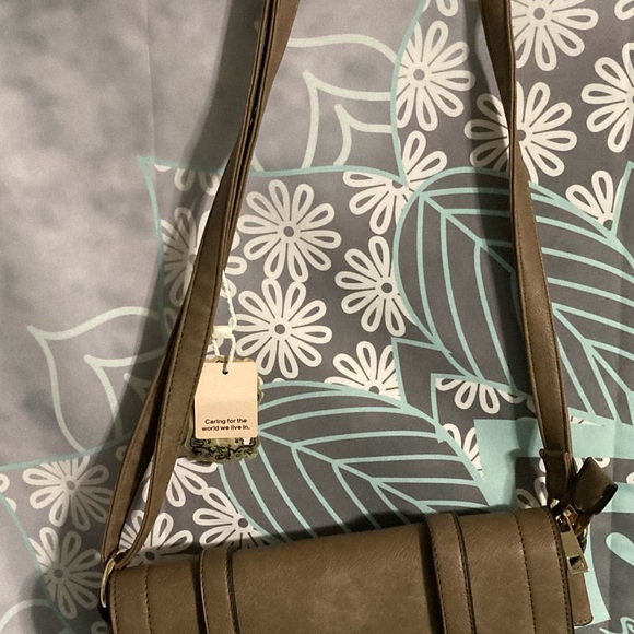 Beautiful lead safe cross body bag approved vegan light brown 10”wide 11”tall ! - Picture 2 of 7